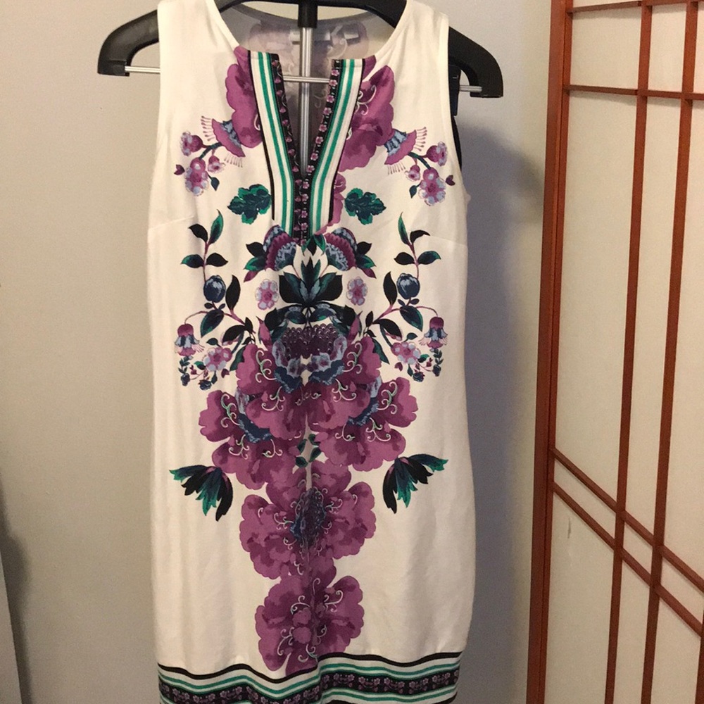 Chic and summery floral dress